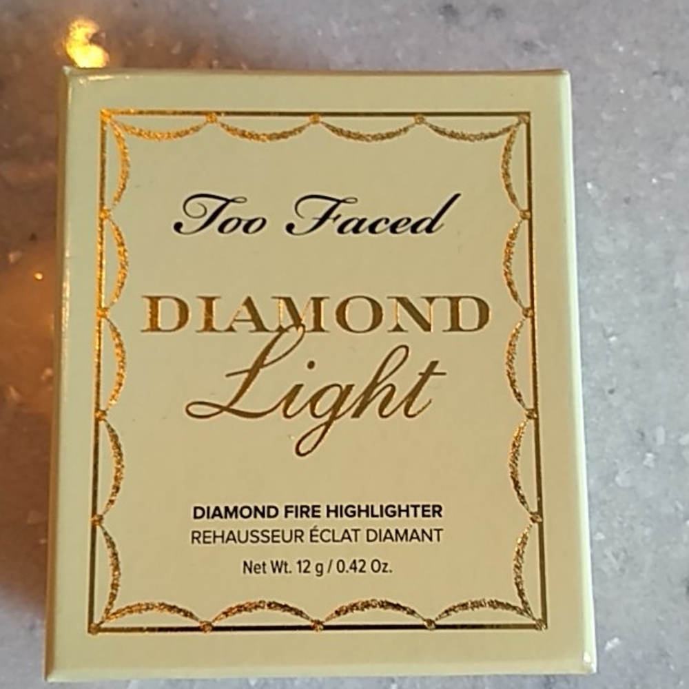 Too faced diamond light highlighter